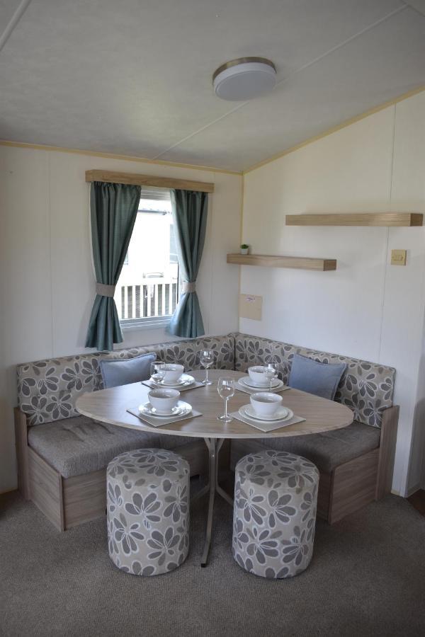The Salsa Attractive Accomodation At Tattershall Lakes Exterior photo